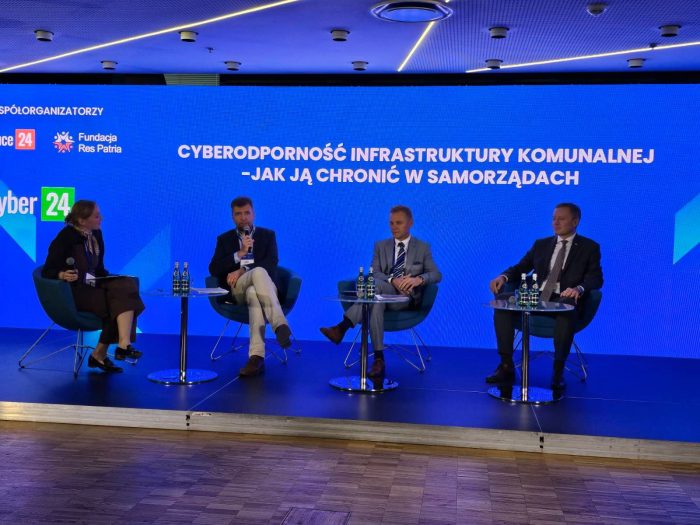 Debata „Cyberodporność infrastruktury komunalnej – jak ją chronić w samorządach?”